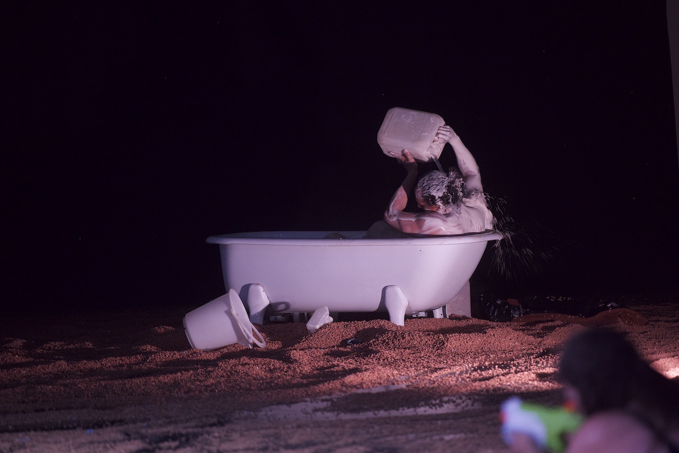 „Shallow Waters“ von Sebastian Zuber. Tanz: Victor Rottier