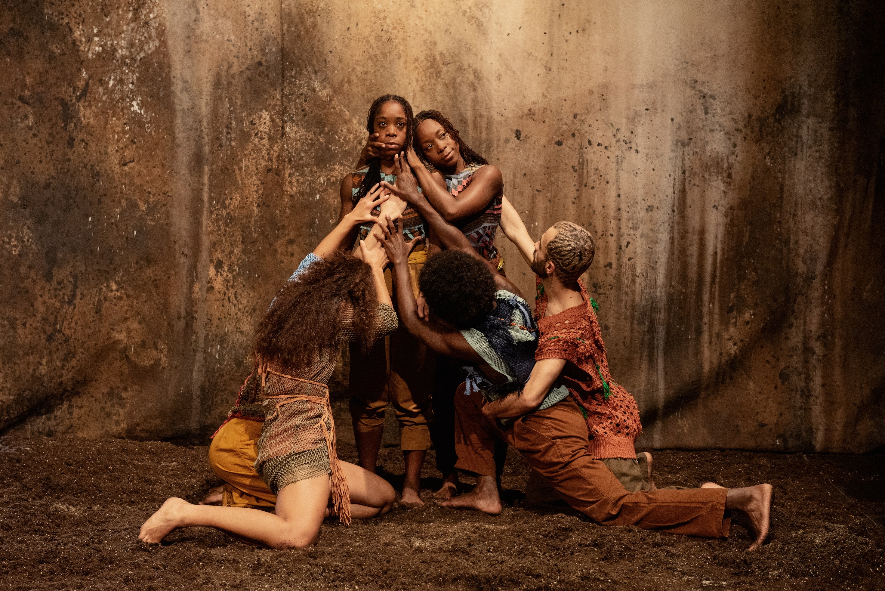 Alleyne Dance: „Far From Home“