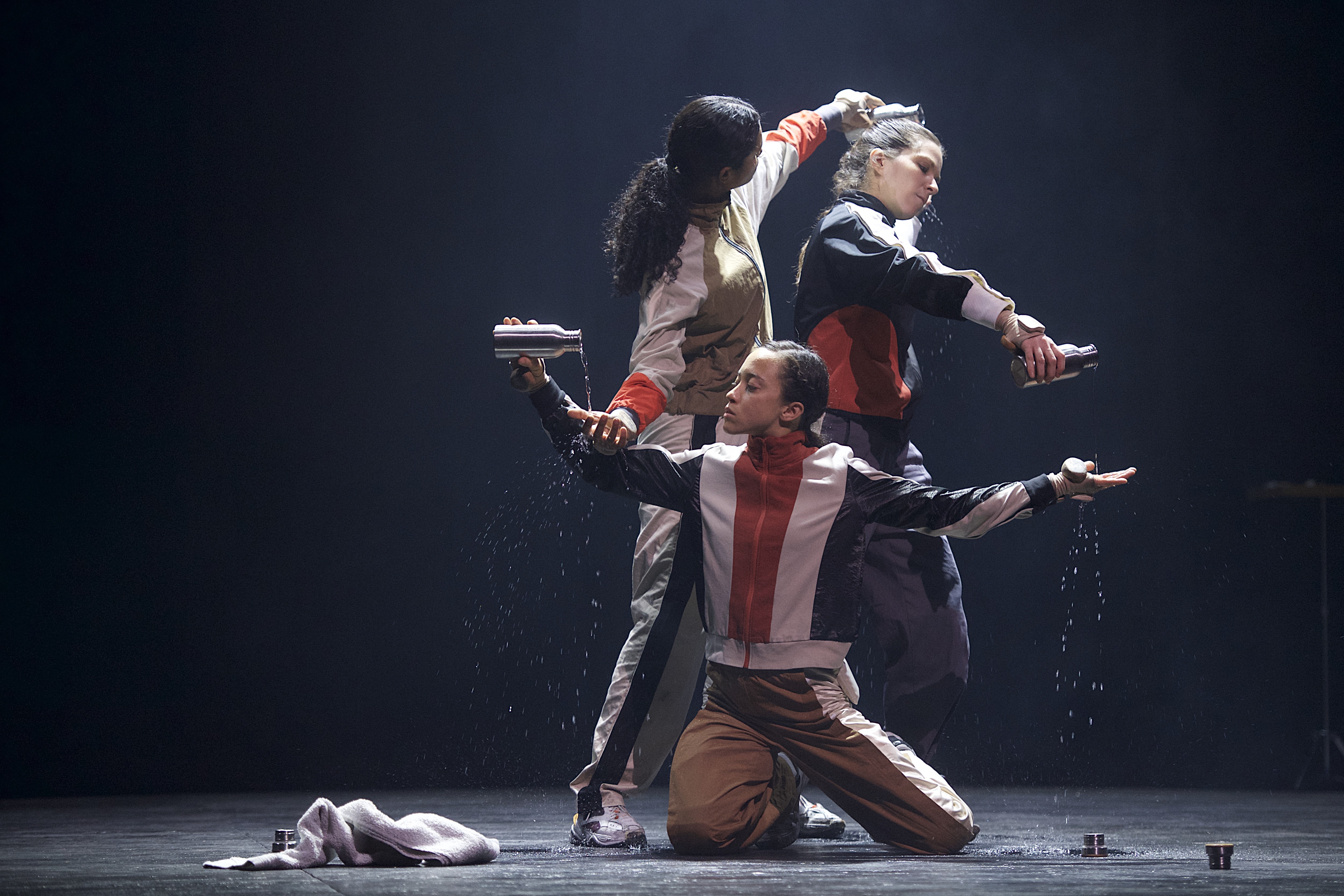 „strong-born“ von Kat Válastur: