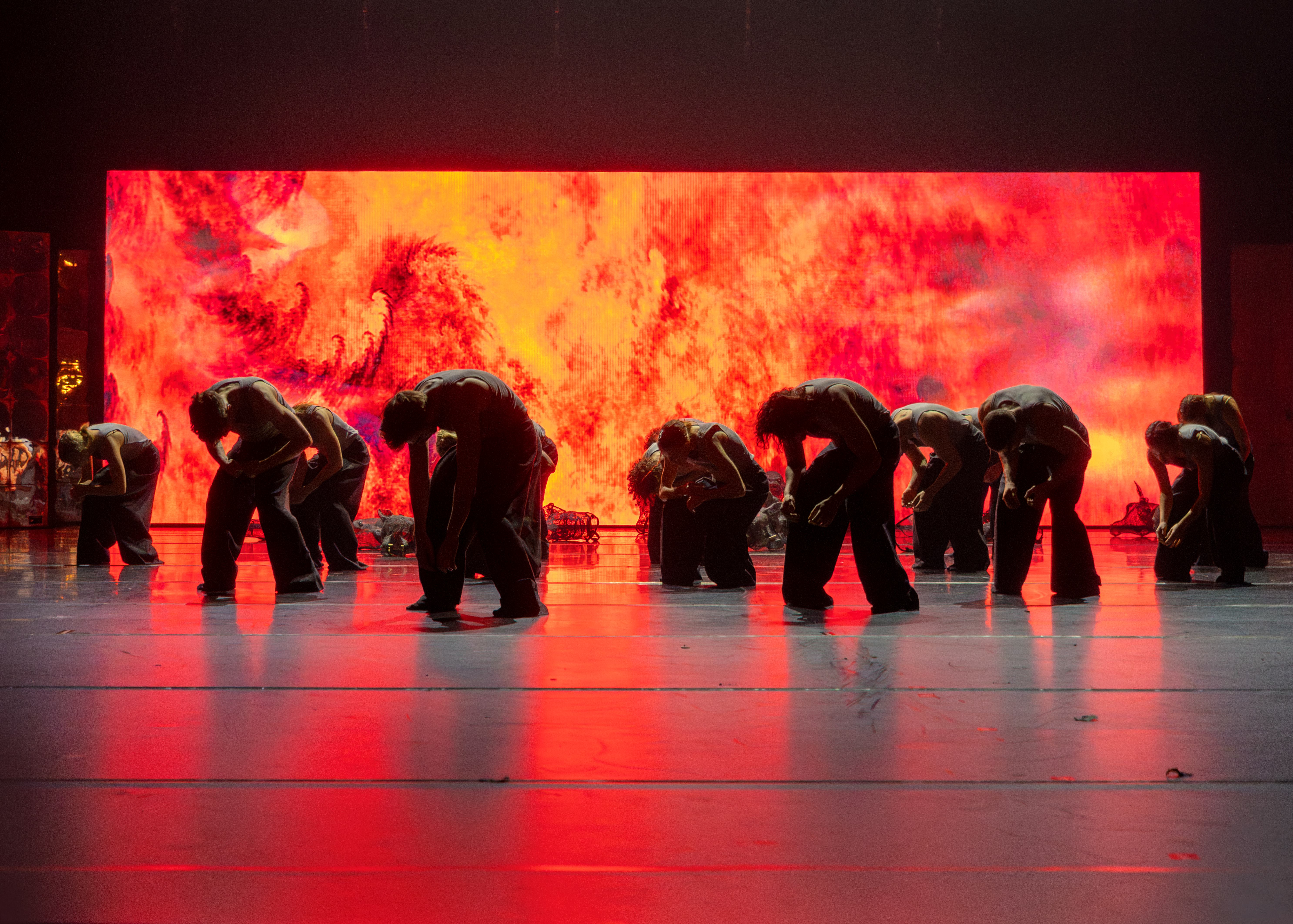 „Der Steppenwolf“ von Goyo Montero. Tanz: Ballett des Staatstheaters Nürnberg