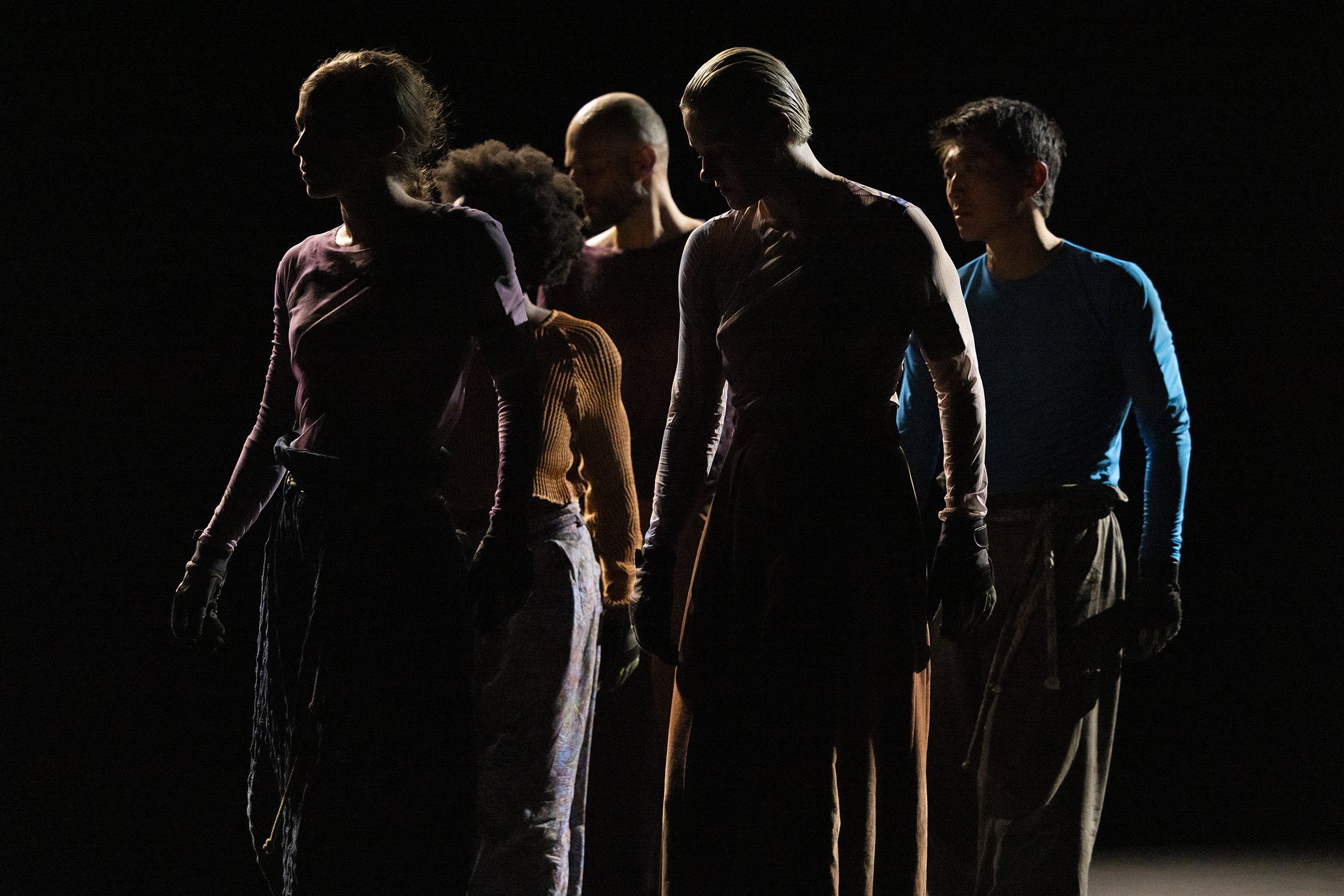 „REMACHINE“ von Jefta van Dinther im Tanzquartier Wien. Tanz: Ensemble