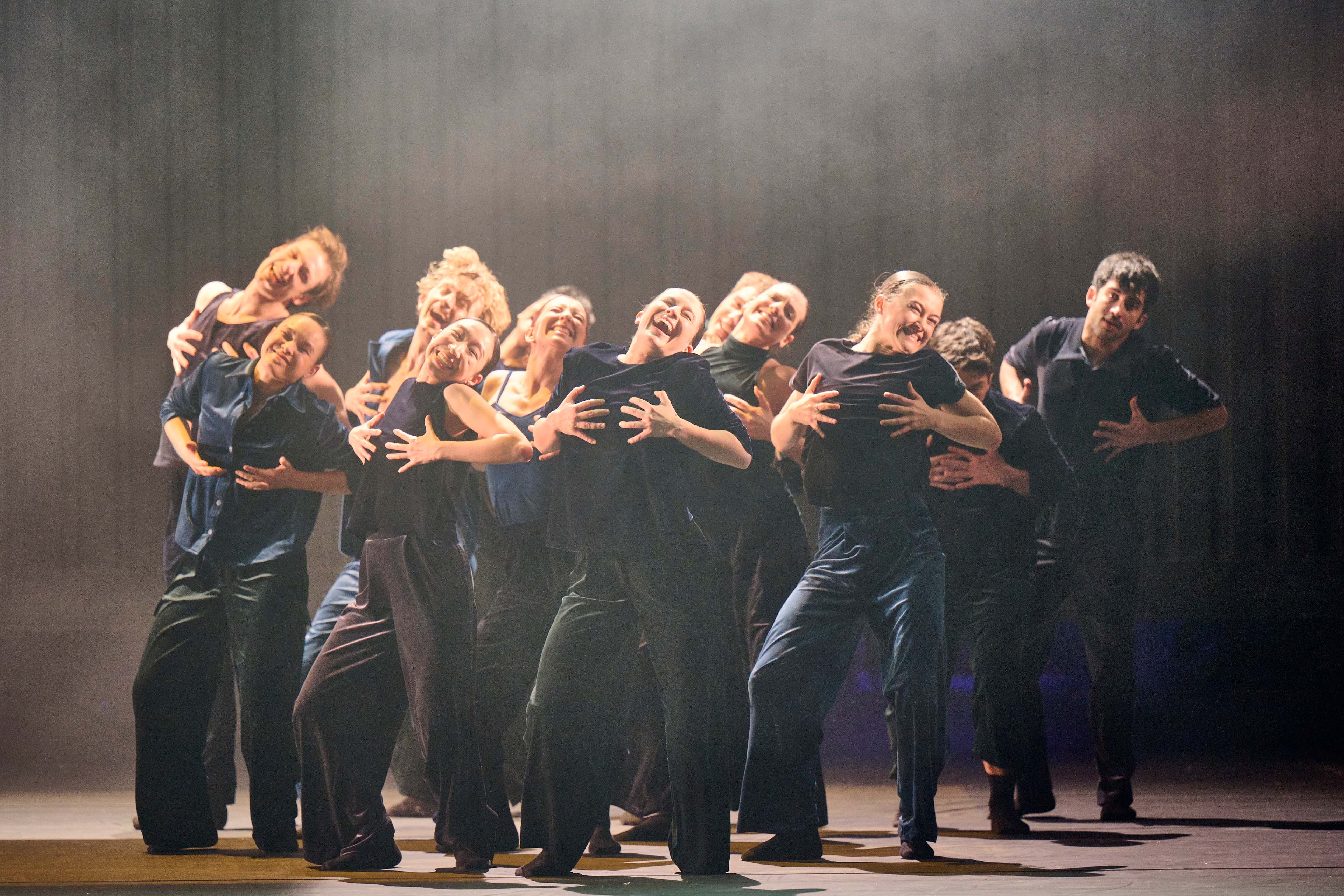 Ballettabend „RauschBoléro“: „Boléro“ von Rita Aozane Bilibio und Damian Gmür. Tanz: Ensemble