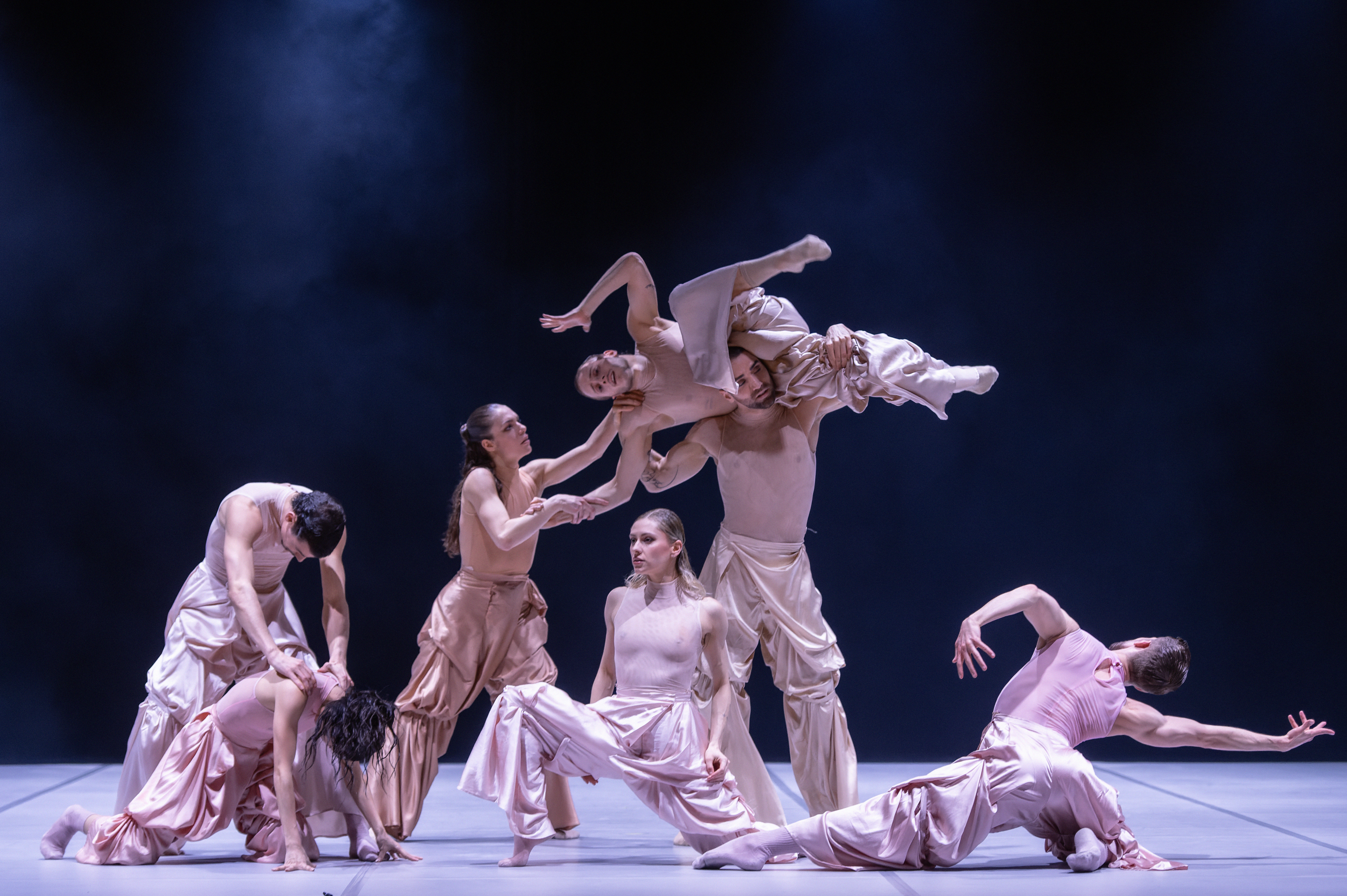 „Bonds“ von Andonis Foniadakis