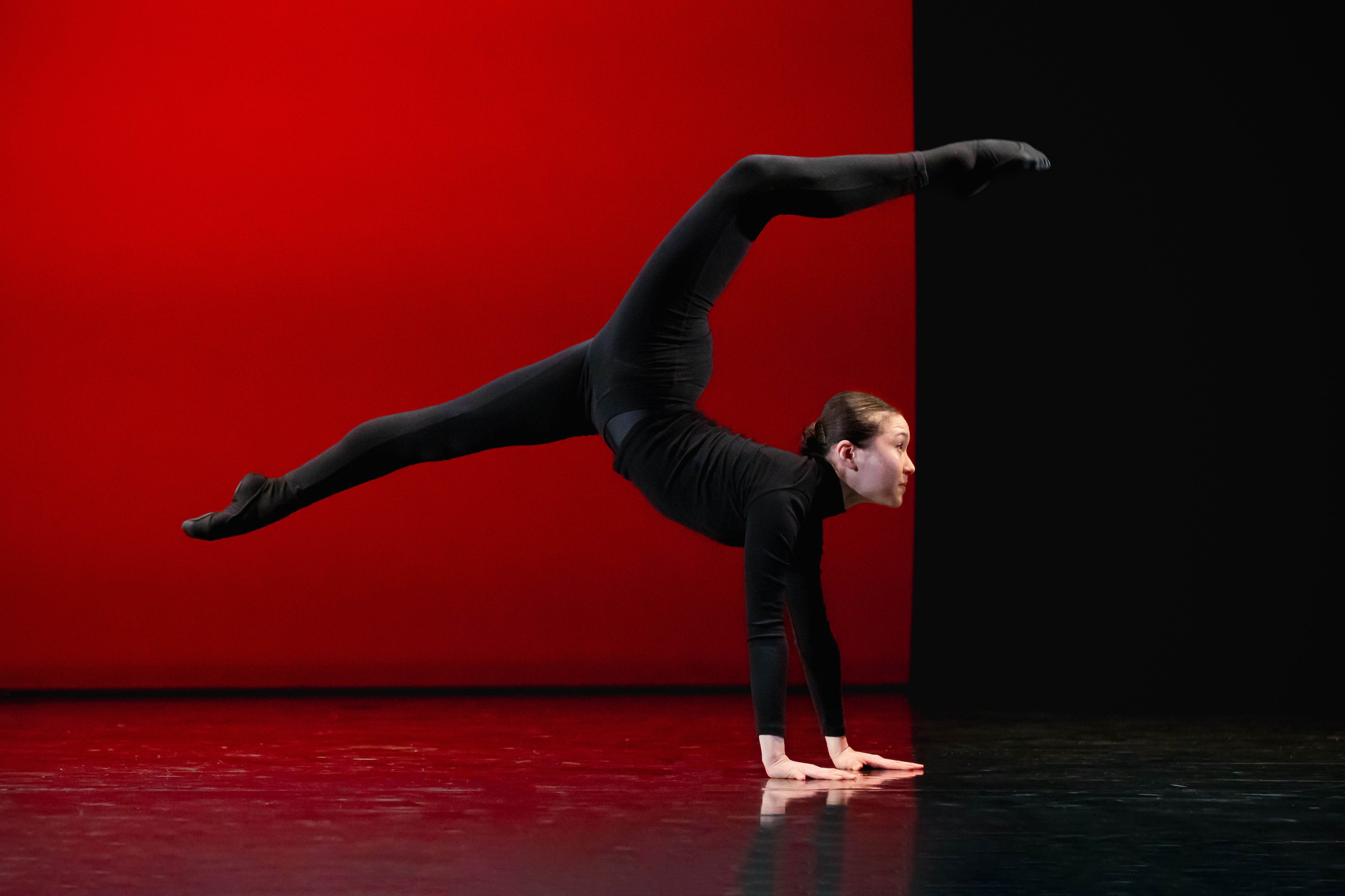 „Werkstatt der Kreativität“ mit „Under Pressure“ von Melissa Koivuaho, Tanz: Jacqueline Lane