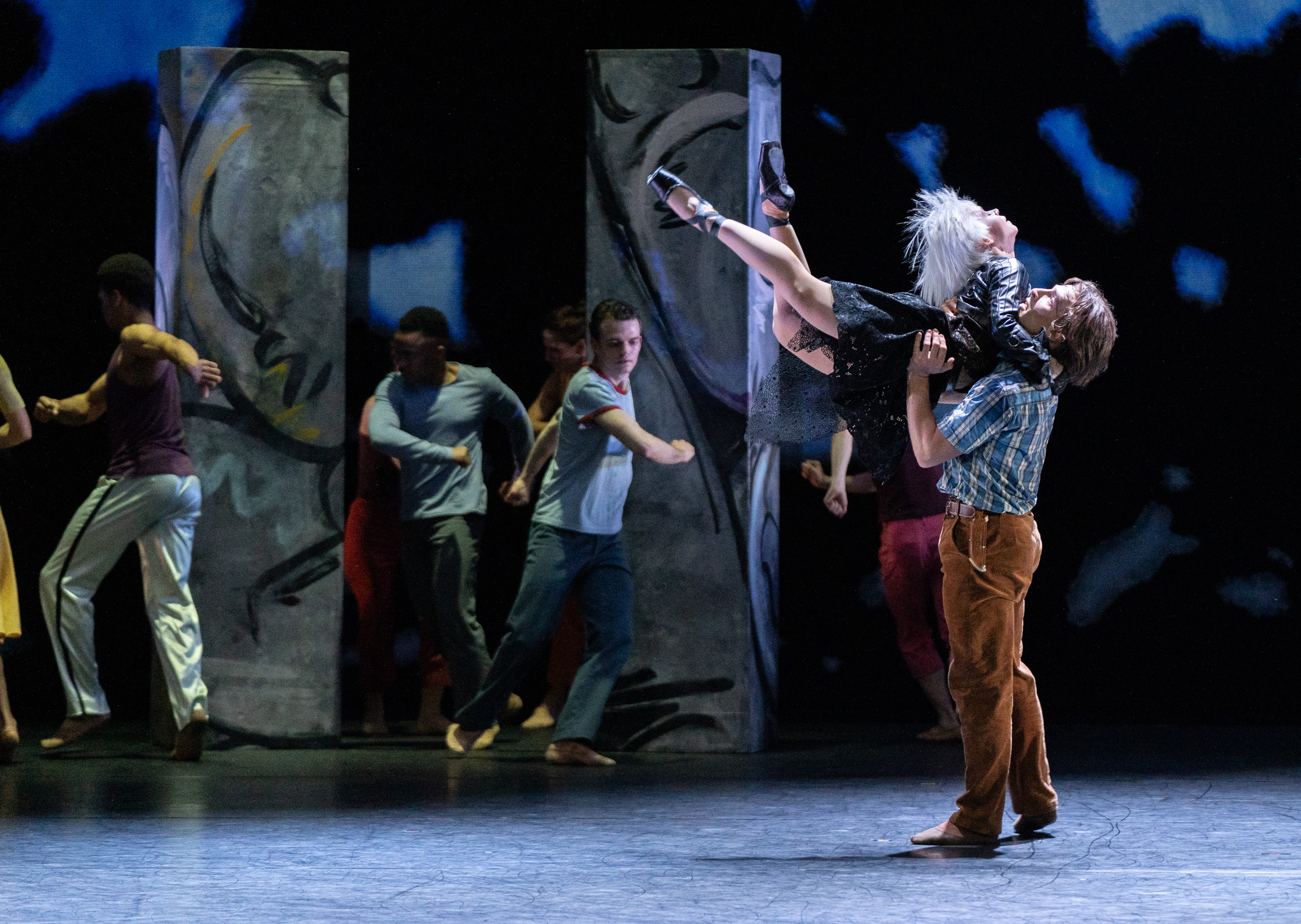 „Kratt“ von Antoine Jully, Tanz: Teele Ude, Fran Kovačić und Ensemble