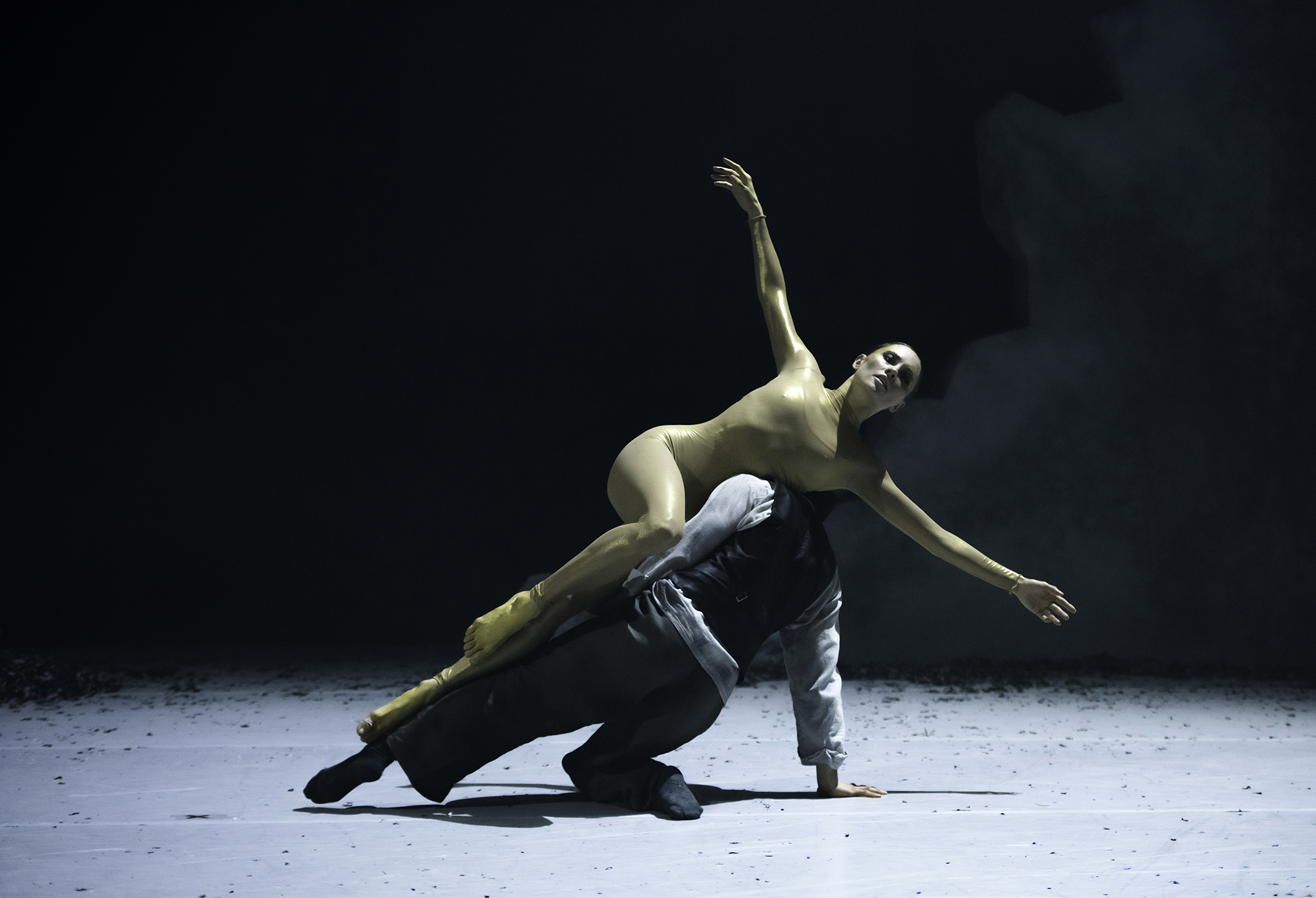 „Odyssey“ von Brian Arias, Tanz: Ensemble Saarländisches Staatsballett