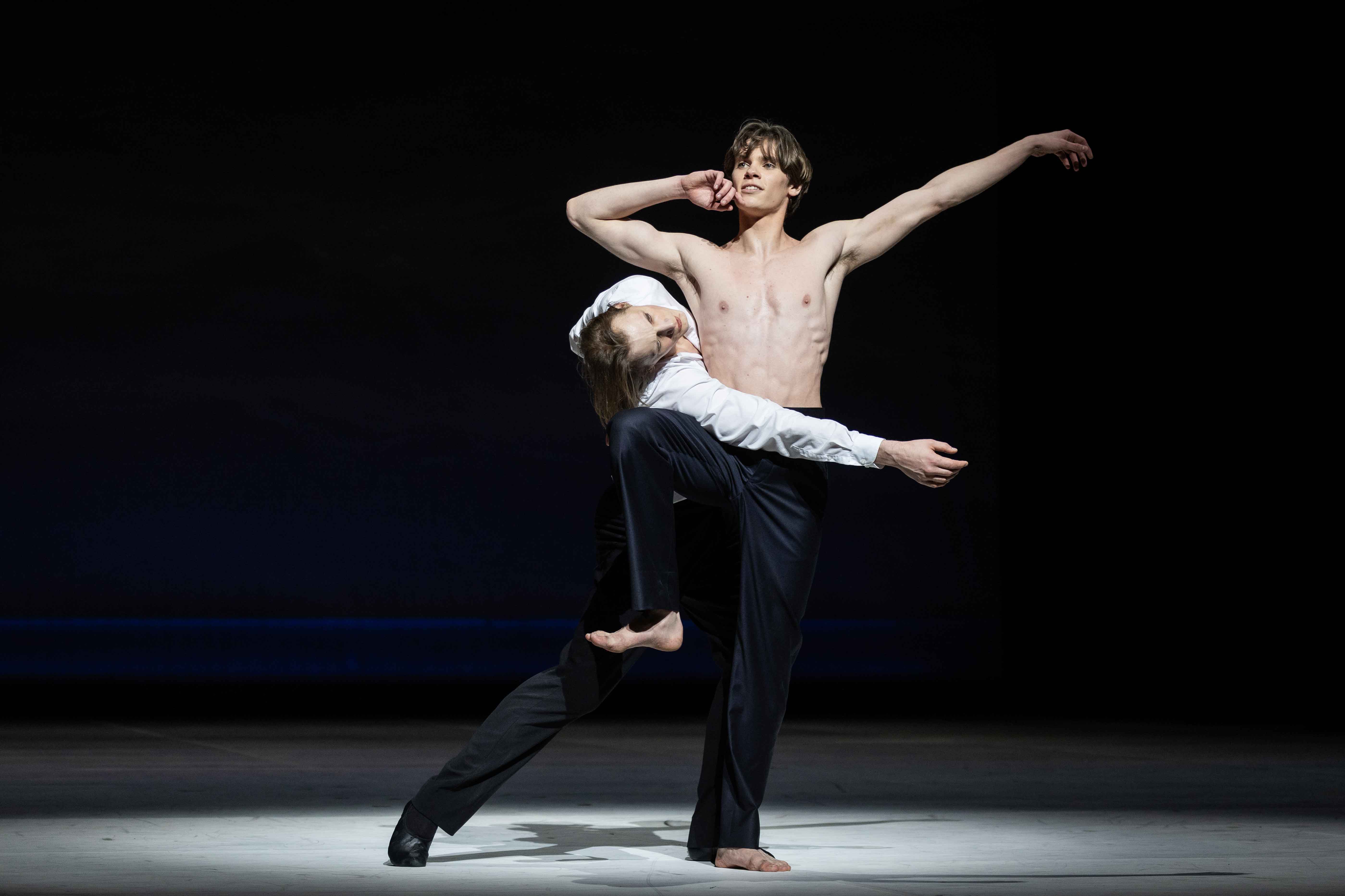 „Tod in Venedig“ von John Neumeier, Tanz: Edvin Revazov, Caspar Sasse