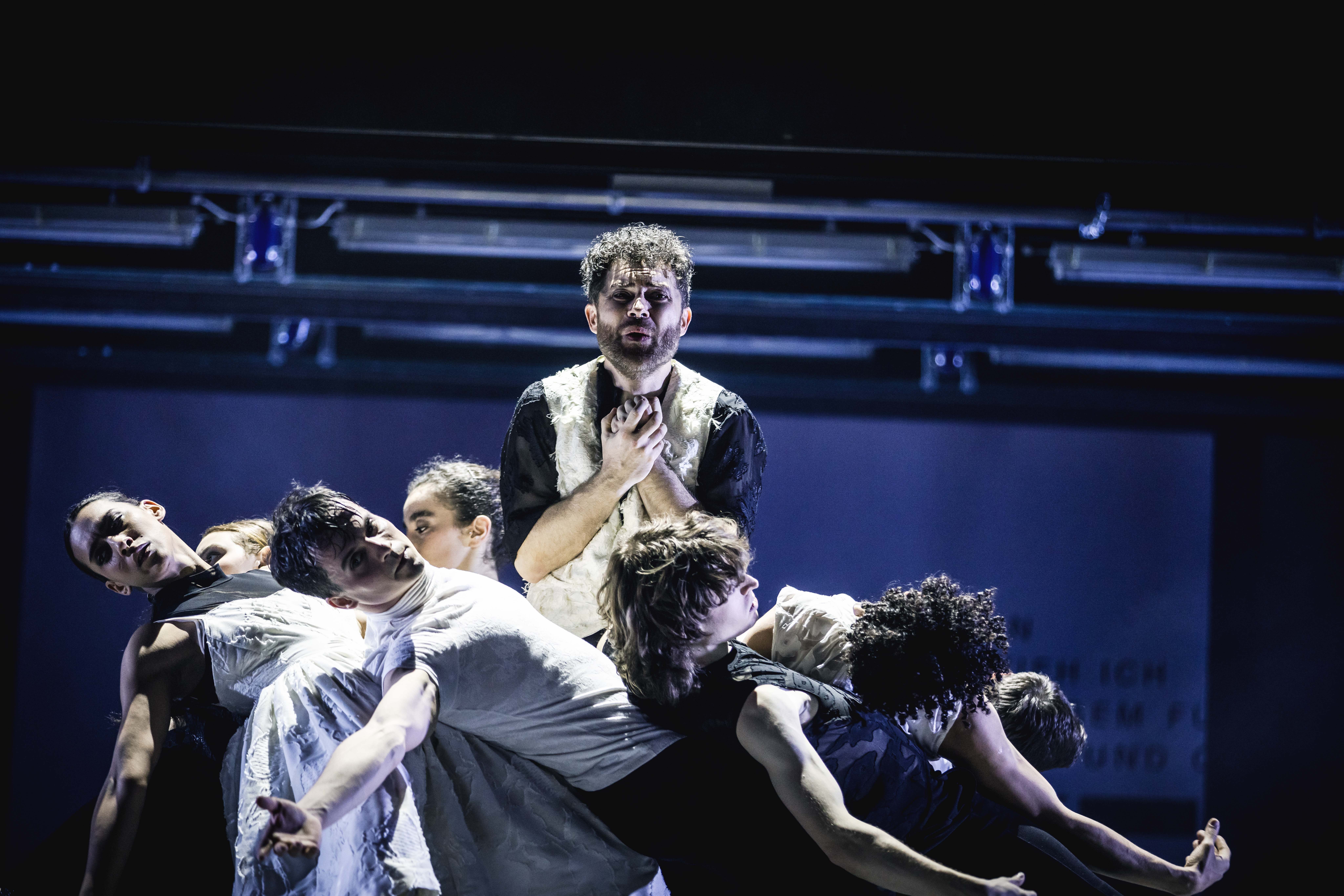 „Eine Winterreise“ von Wagner Moreira, Tanz: Ensemble mit Richard Resch