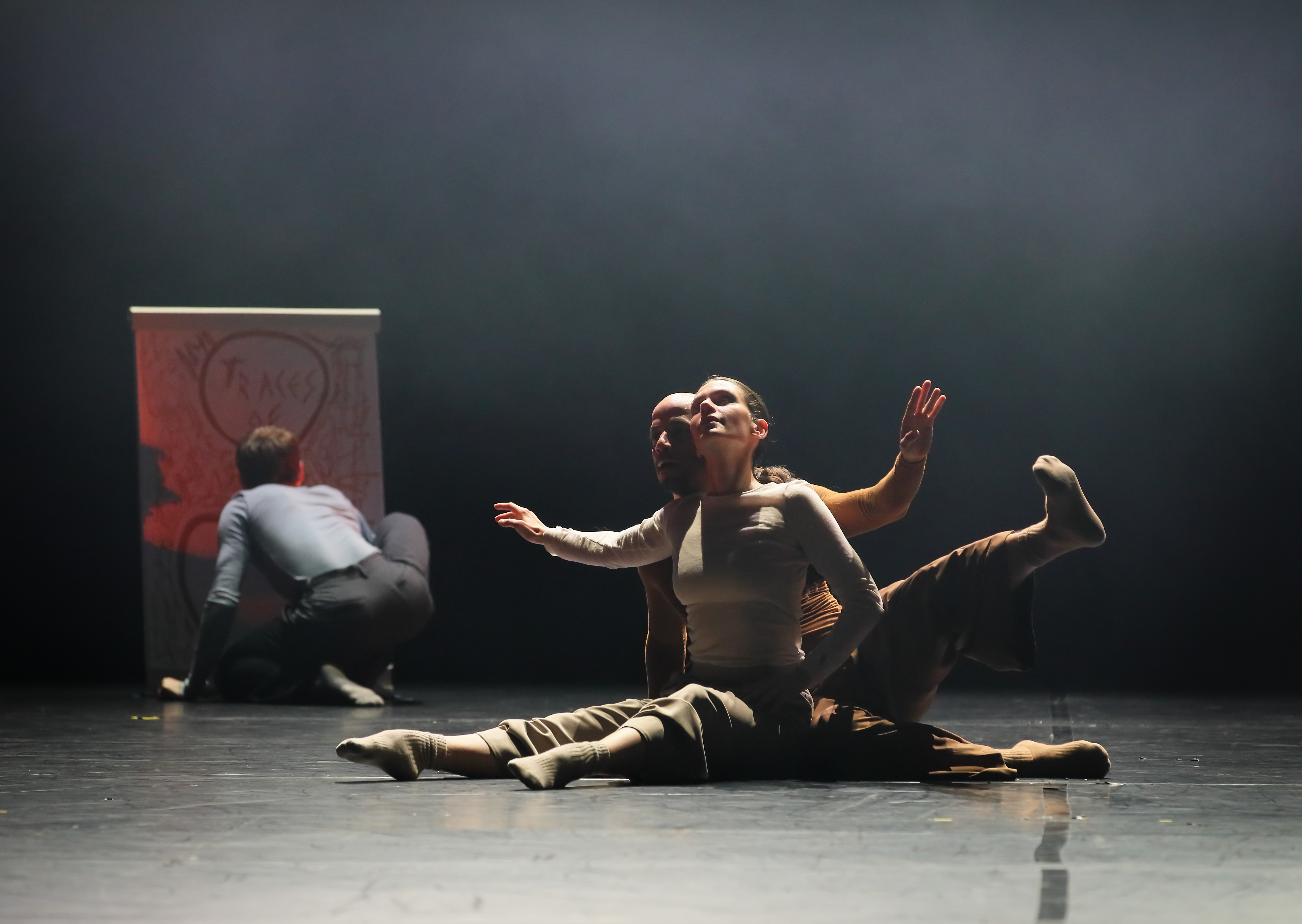 „Traces of You and Us“ von Matthew Jared Perko. Tanz: Ethan Ribeiro, David Valencia und Emily Yetta Wohl