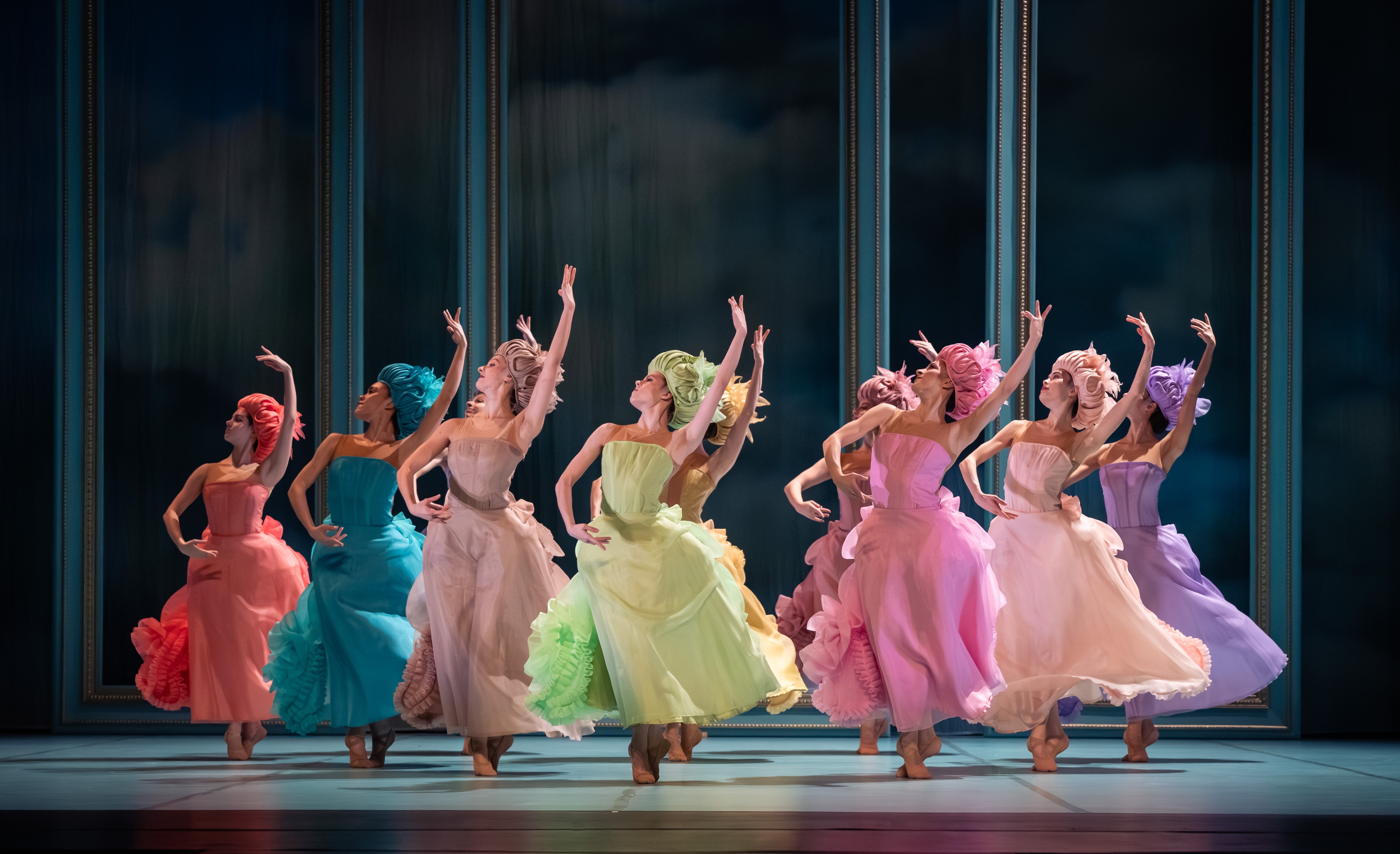 „Marie Antoinette“ von Thierry Malandain, Tanz: Damenensemble