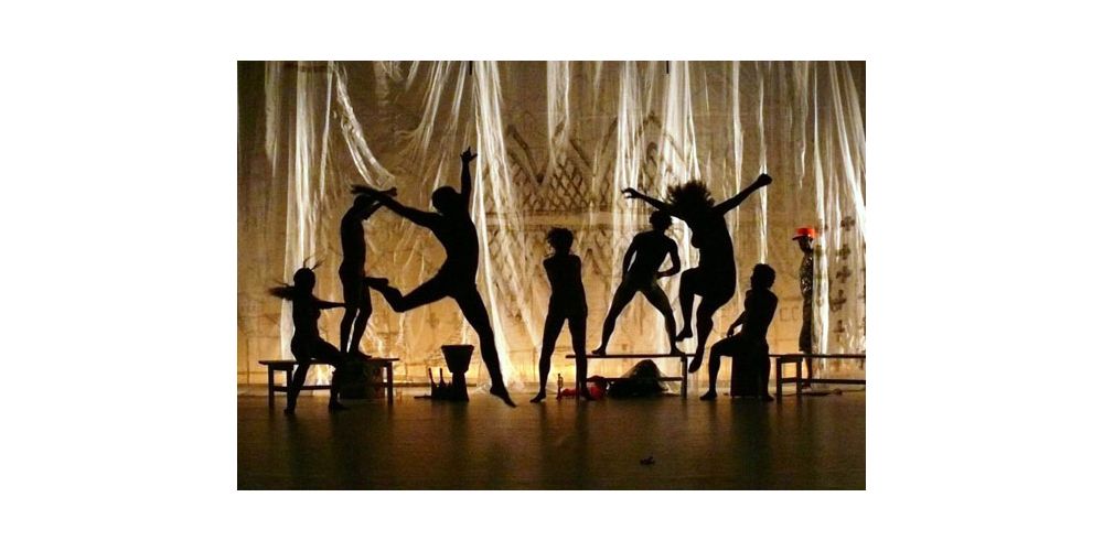 „Máquina de Desgastar Gente“von Atelié de Coreógrafos Brasileiros