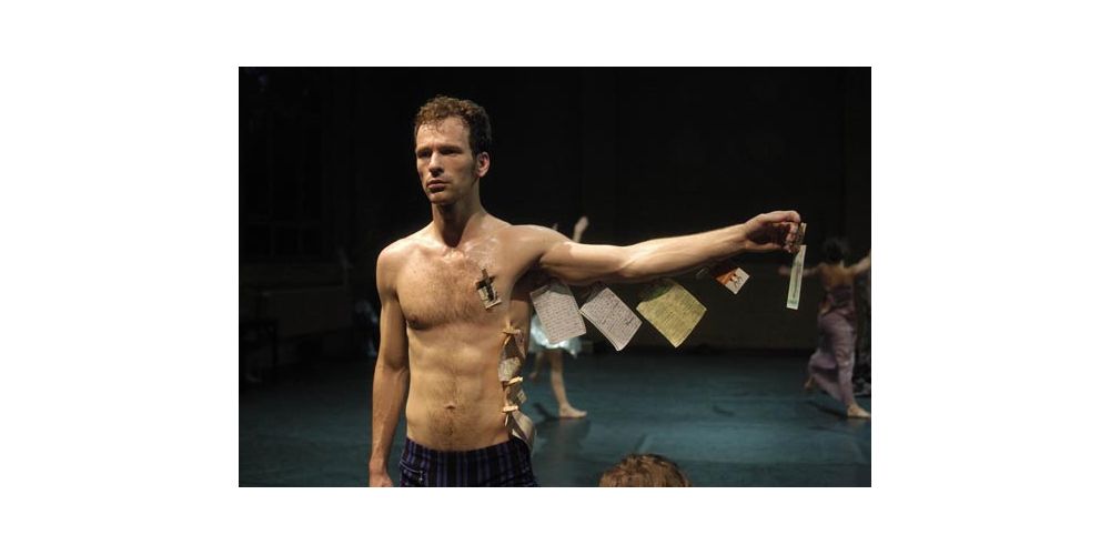 „life is perfect“ von Compagnie Toula Limnaios. Tanz: Carlos Osatinsky