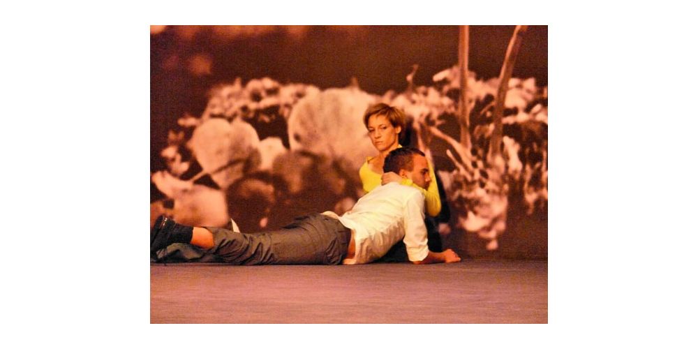 „Maybe Forever“ von und mit Meg Stuart und Philipp Gehmacher