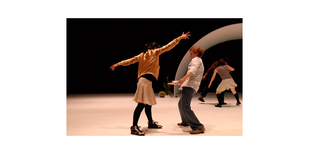 Christine Joy Ritter &amp; Martin Hansen (vorn) Anna-Luise Recke &amp; Eugene „U-gin“ Boateng (im Hintergrund)