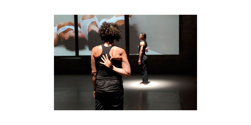 „icon“ von Walter Bickmann. Tanz: Stella Zannou &amp; Lydia Klement