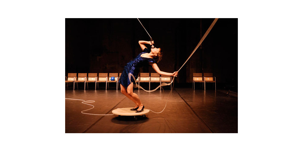 „Shut up and love me“ von Eva Burghardt (Choreografie und Tanz)