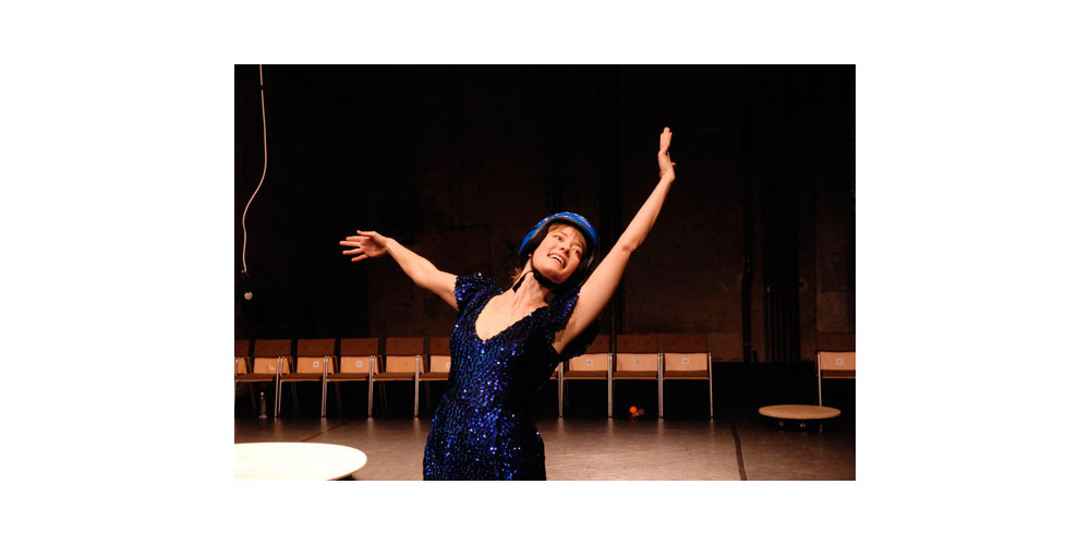 „Shut up and love me“ von Eva Burghardt (Choreografie und Tanz)