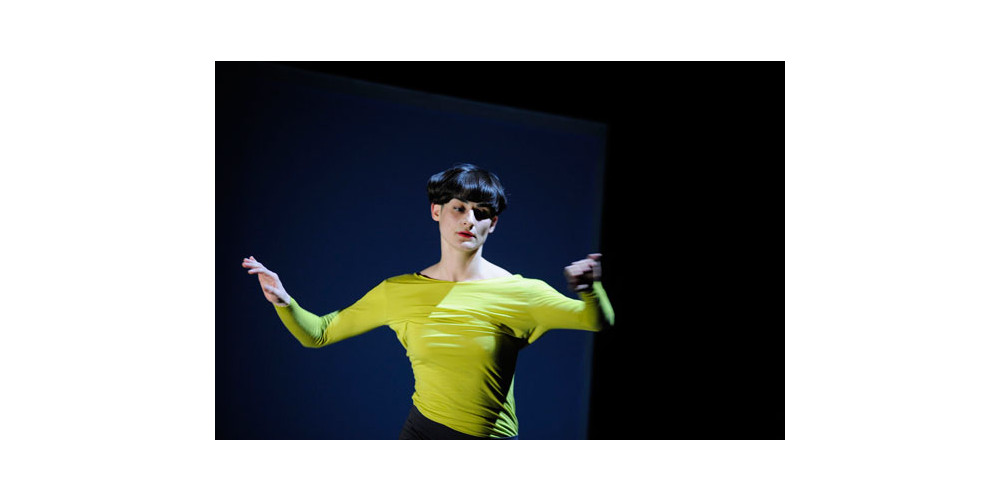 „Don’t Move“: Maryam Nikandish