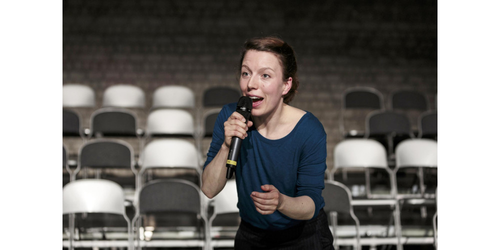 „Sprachloch“ von Verena Brakonier