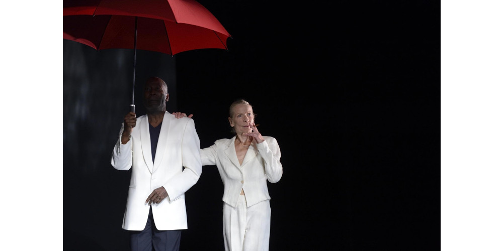 Susanne Linke und Koffi Kôkô in „Mistral“
