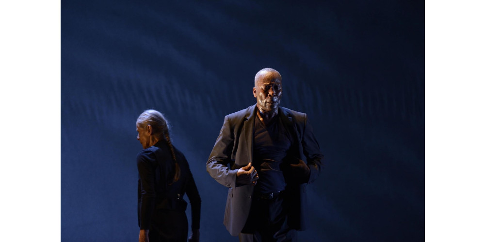 Susanne Linke und Koffi Kôkô in „Mistral“