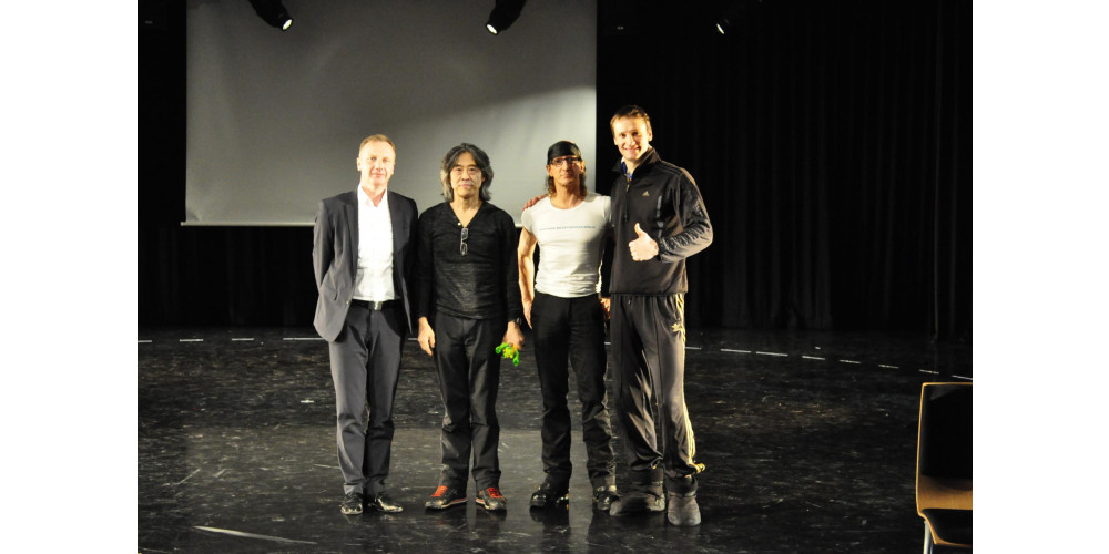 Prof. Dr. Ralf Stabel, Xin Peng Wang, Prof. Gregor Seyffert und Dmitry Semionov in der Staatlichen Ballettschule Berlin
