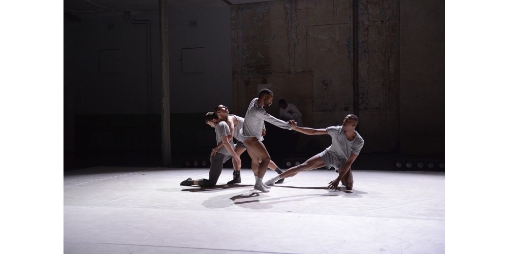 „Dust“ von Roderick George