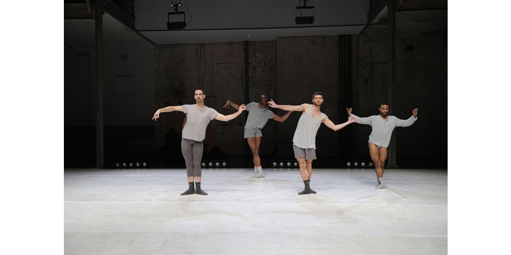 „Dust“ von Roderick George