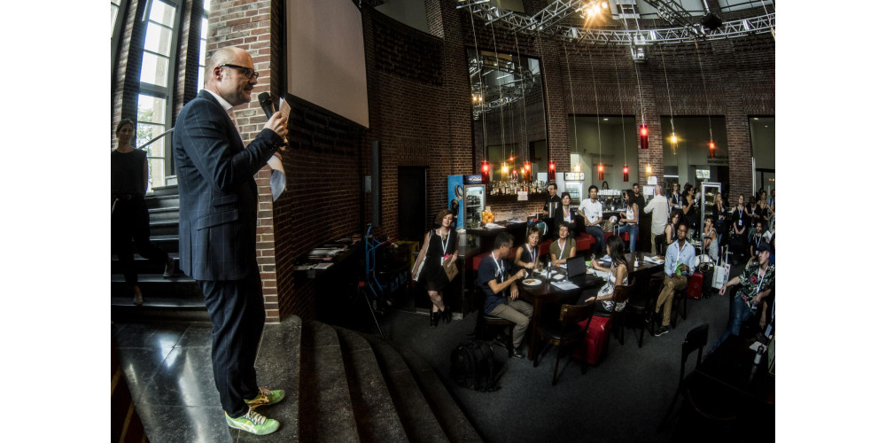 Felix Wittek, Direktor der internationalen tanzmesse nrw bei der Begrüßung