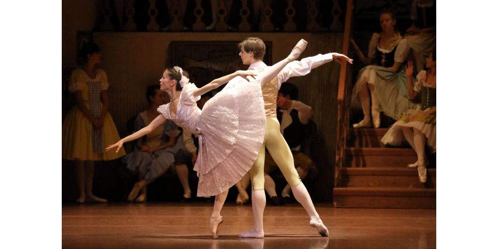 „La fille mal gardée“ von Frederick Ashton. Tanz: Maria Shirinkina, Vladimir Shklyarov.