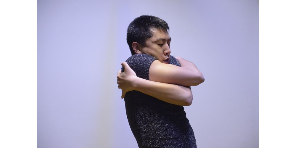 „Crossing Half of China to Sleep with You“ von Christoph Winkler. Tanz: Naishi Wang.