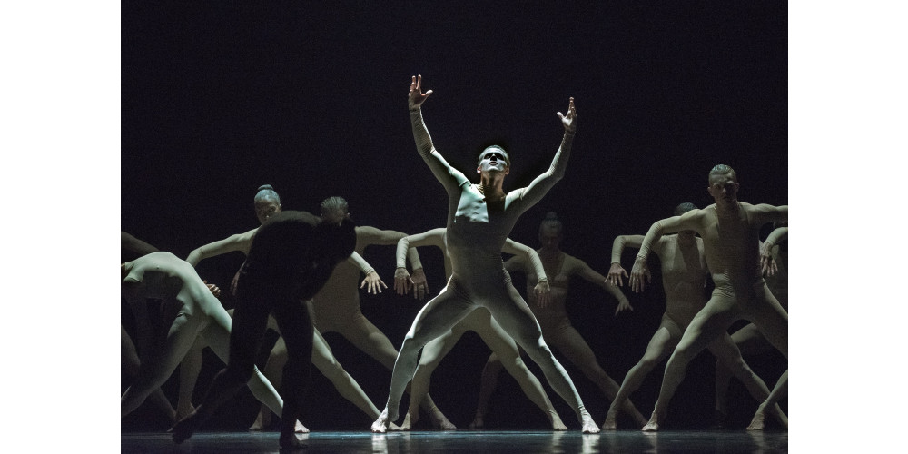 „Bill“ von Sharon Eyal und Gai Behar. Tanz: Ensemble