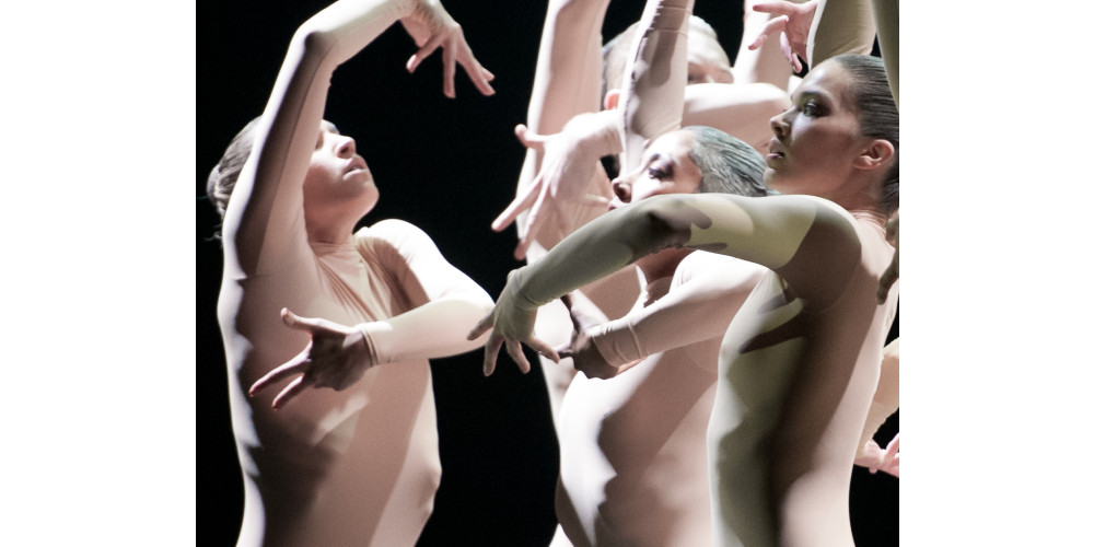 „Bill“ von Sharon Eyal und Gai Behar. Tanz: Ensemble