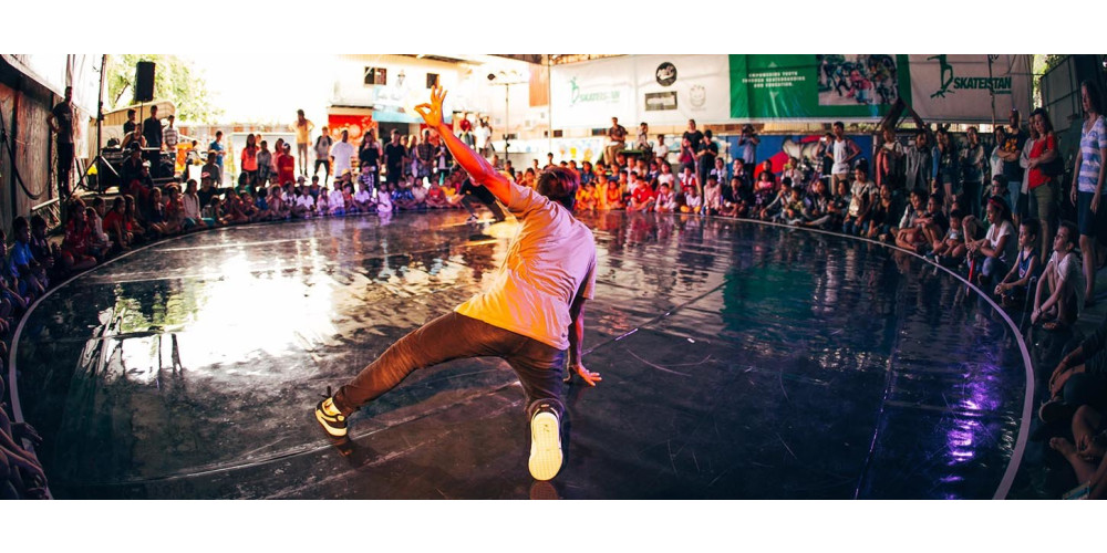 „Between Tiny Cities“ von Nick Power