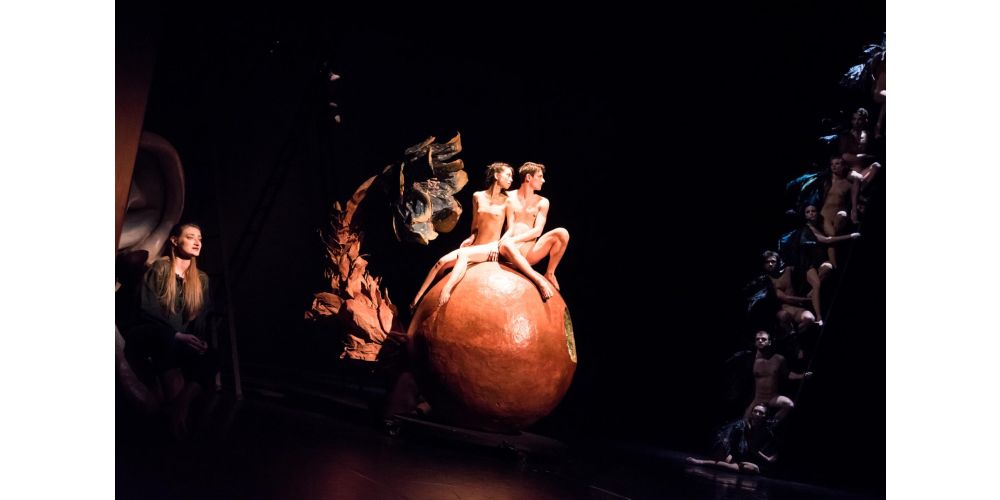 Tanzabend der Choreografin Nanine Linning in Halle