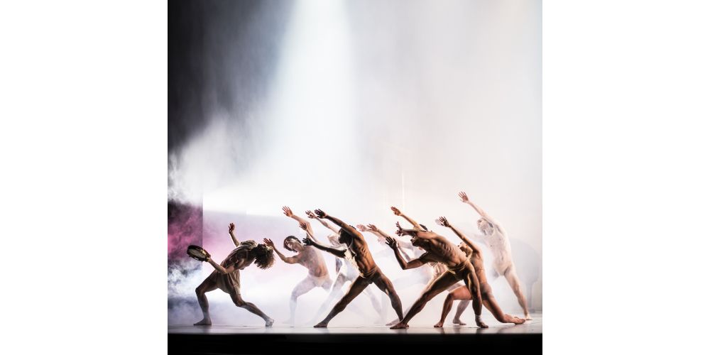 „Die Unsichtbaren“ von John Neumeier. Tanz: Bundesjugendballett