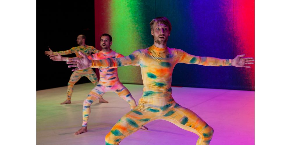 „SIMPLE“ von RUDA / Ayelin Parolin