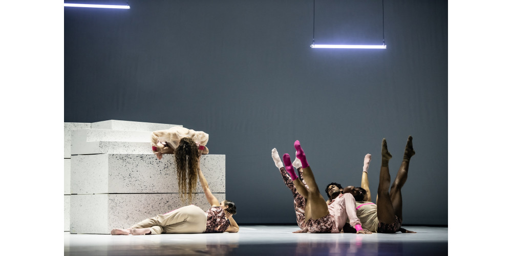 Vier Jahreszeiten Bild: A Timeless Masterpiece