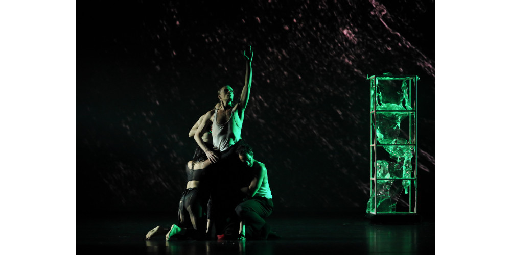 »Traces of You and Us« von Matthew Jared Perko. Tanz: Ethan Ribeiro, David Valencia und Emily Yetta Wohl