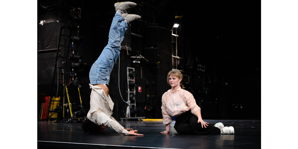 „Megastructure“ von Sarah Baltziner und Isaiah Wilson beim Festival „Tanz! Heilbronn“, Tanz: Ensemble