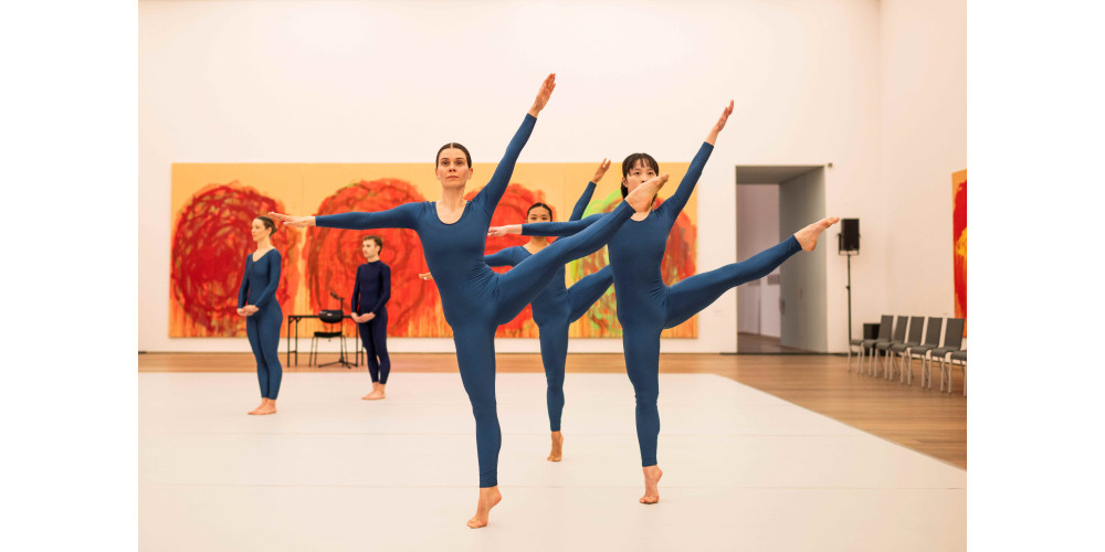 „Dancing Postmodernism“. Werke von Merce Cunningham im Museum Brandhorst. Tanz: Ensemble des Gärtnerplatztheaters