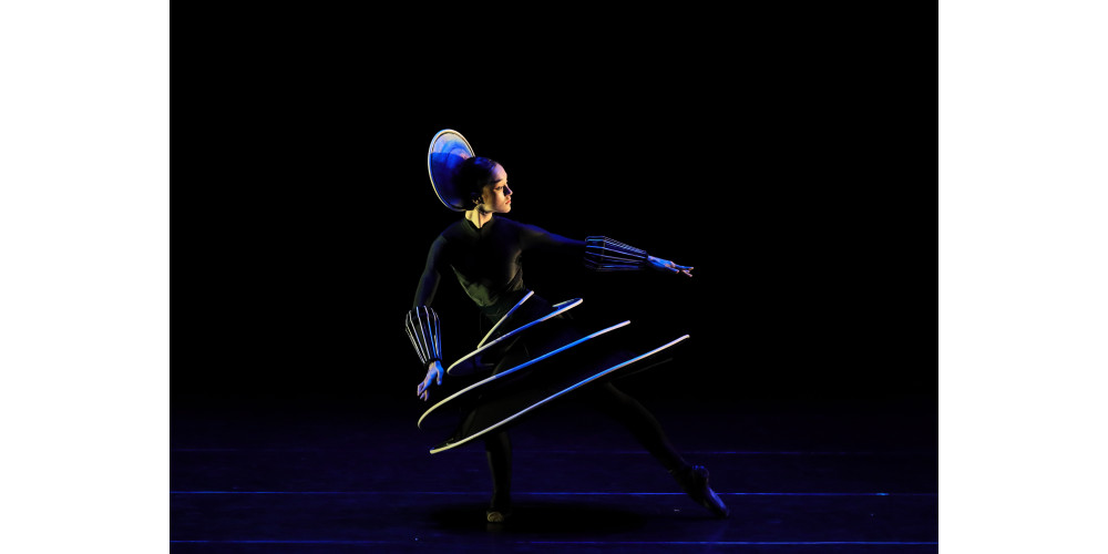 „Devil’s Kitchen“ von Marco Goecke, Tanz: Megan Wefel, Simon Adamson-De Luca