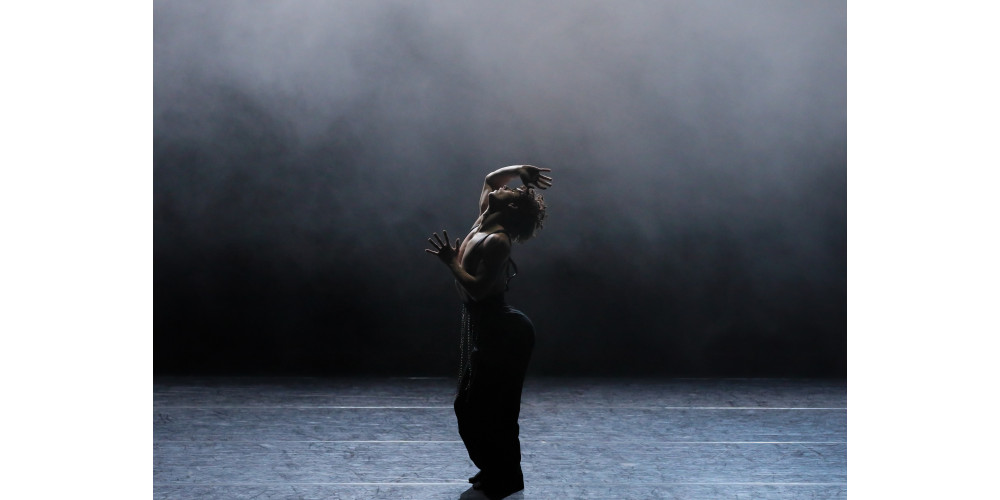 „Devil’s Kitchen“ von Marco Goecke, Tanz: Megan Wefel, Simon Adamson-De Luca