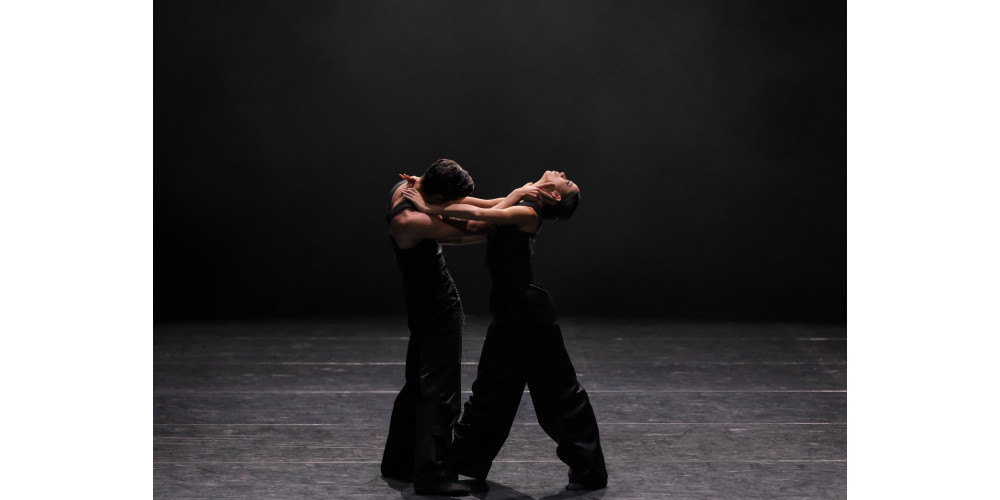 „Devil’s Kitchen“ von Marco Goecke, Tanz: Megan Wefel, Simon Adamson-De Luca