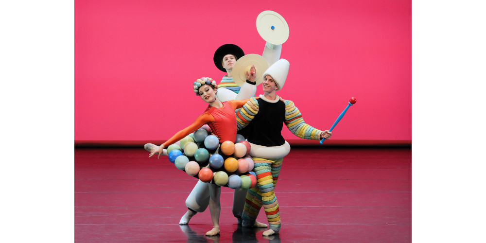 „Devil’s Kitchen“ von Marco Goecke, Tanz: Megan Wefel, Simon Adamson-De Luca