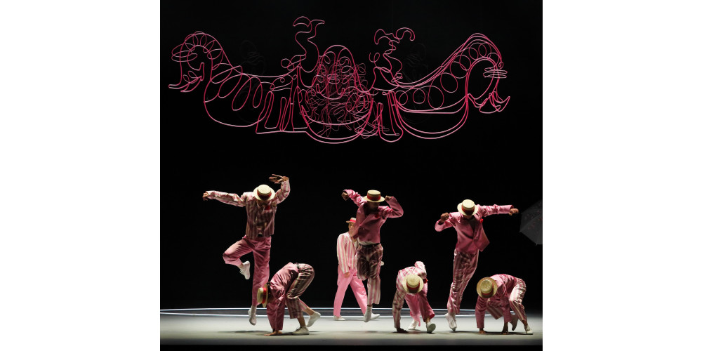 „Le Sacre du Printemps“ von Marco Goecke, Tanz:  Montana Dalton, Ethan Ribeiro, Micaela Romano Serrano / Ballett des Staatstheaters am Gärtnerplatz