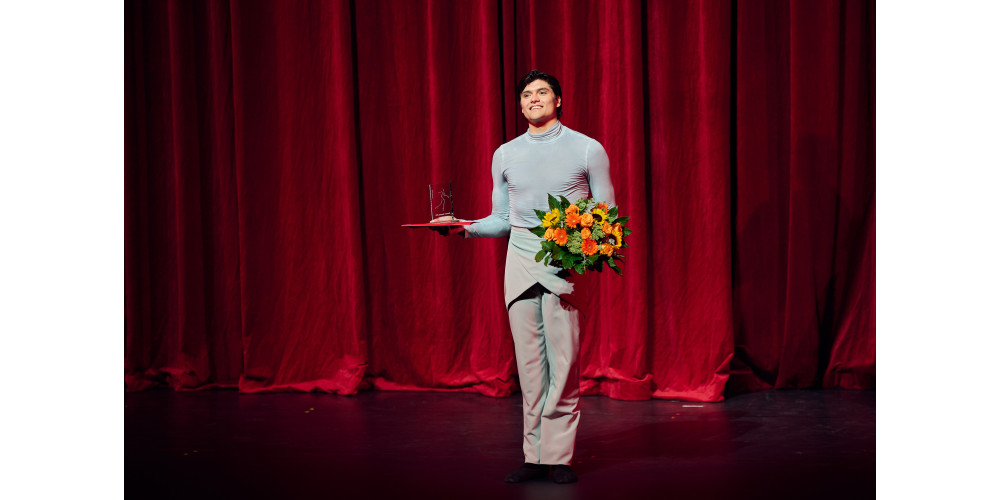 Verleihung des Karlsruher Tanzpreis an Lasse Caballero bei Galaabend des Badischen Staatsballett