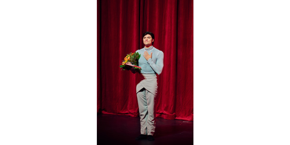 Verleihung des Karlsruher Tanzpreis an Lasse Caballero bei Galaabend des Badischen Staatsballett