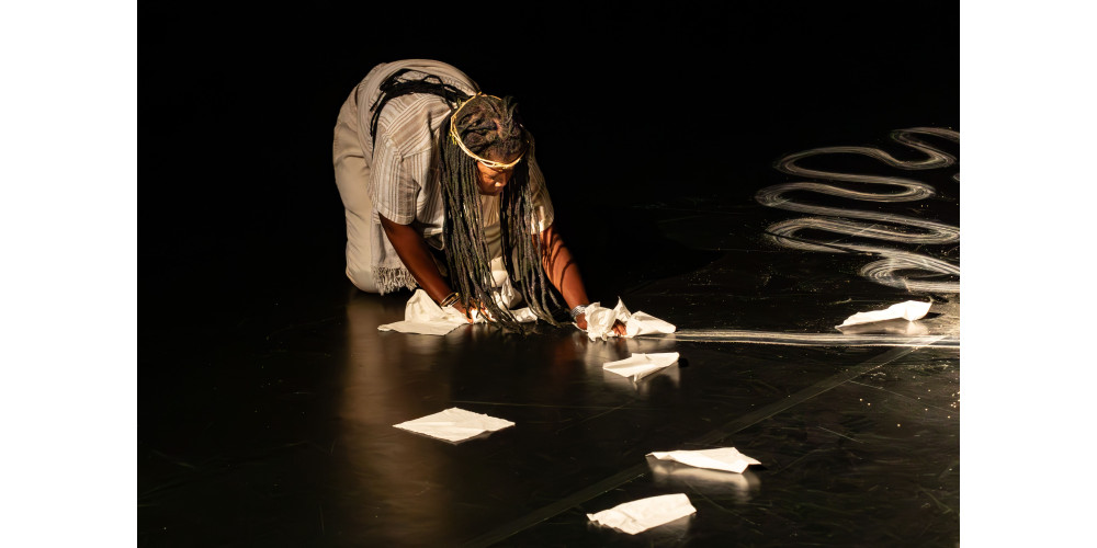 Ocean Cage“ von und mit Tianzhuo Chen und Siko Setyanto