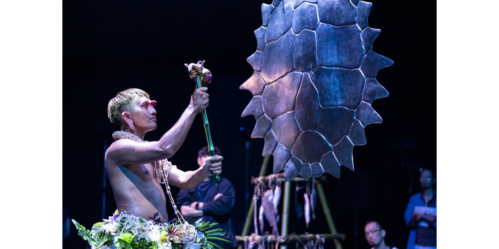 Ocean Cage“ von und mit Tianzhuo Chen und Siko Setyanto